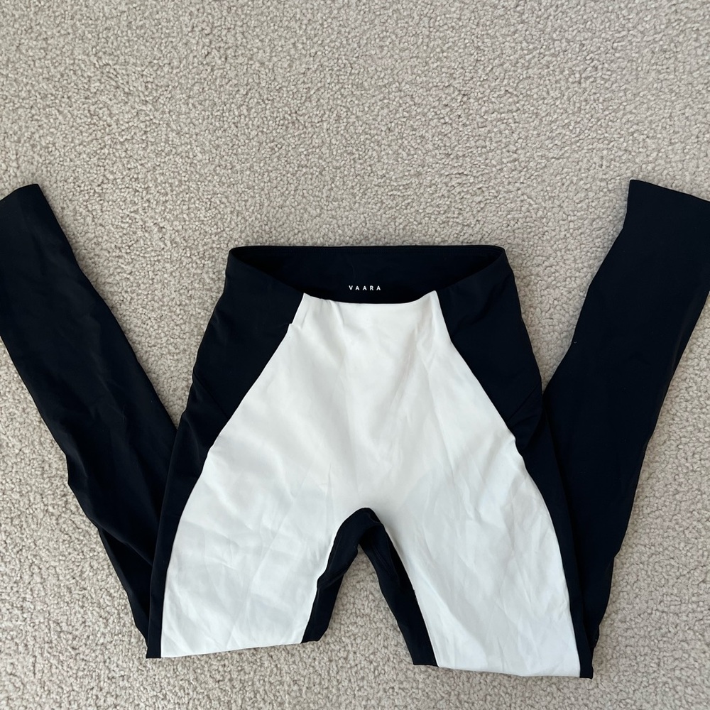 Vaara black and white leggings size S